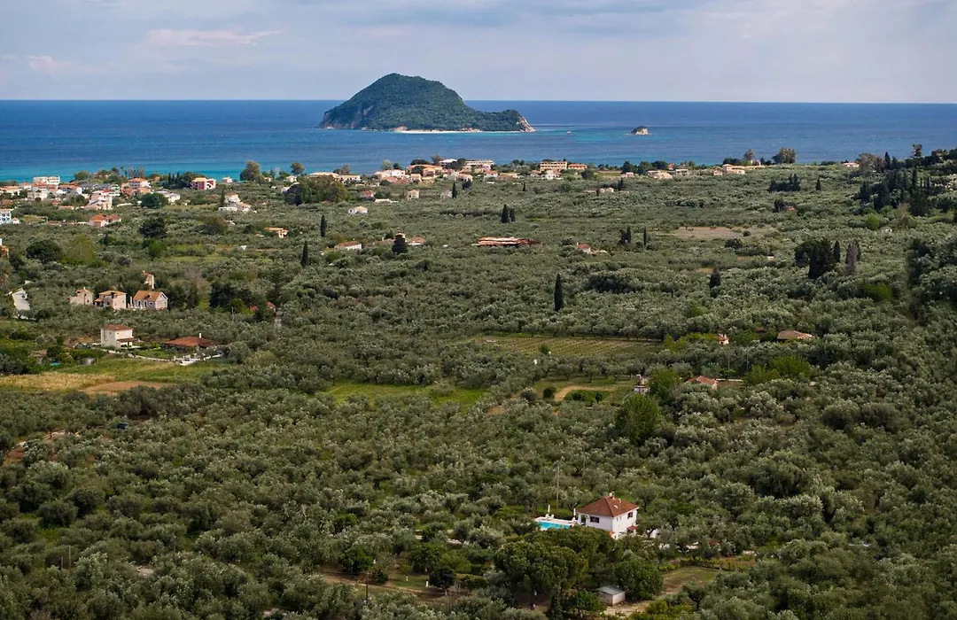 Villa Lola - 3 Bedrooms & Private Pool-1