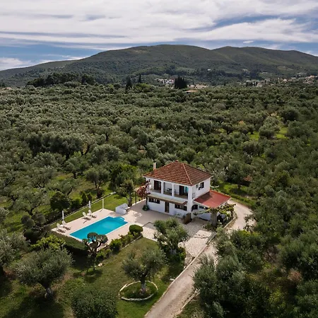 Villa Lola - 3 Bedrooms & Private Pool-2